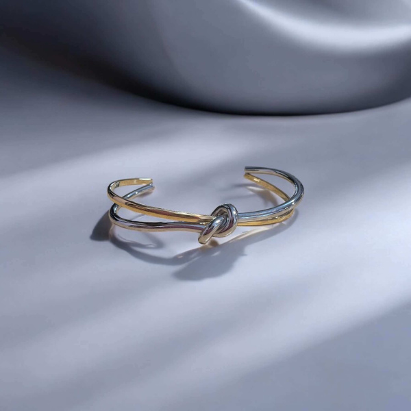 Γυναικείες χειροπέδες από ατσάλι